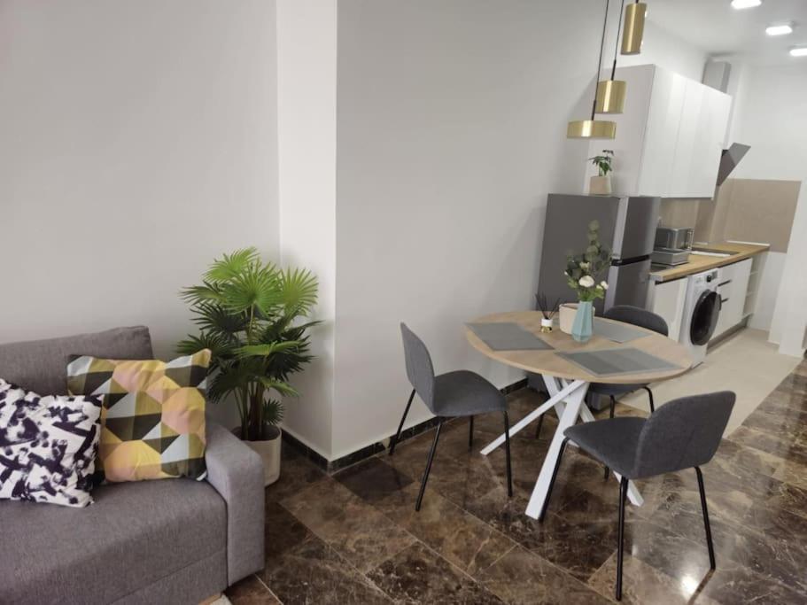 Tao City Center Apartment With Fee Wifi And Air Con By Namaste Elite Torremolinos Exterior foto
